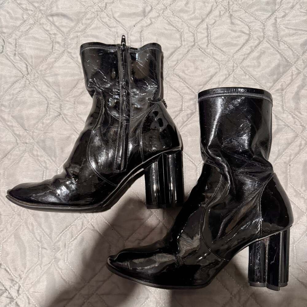 Louis Vuitton Silhouette Ankle Boots In Black Patent Leather - Picture 3 of 7